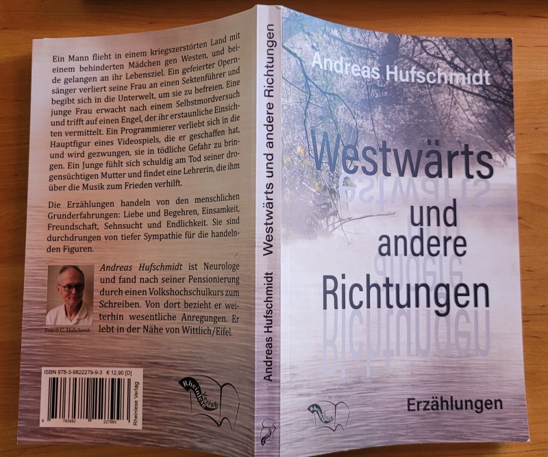 Aufgeschlagenes Buch Westwärts und andere Richtungen von Andreas Hufschmidt